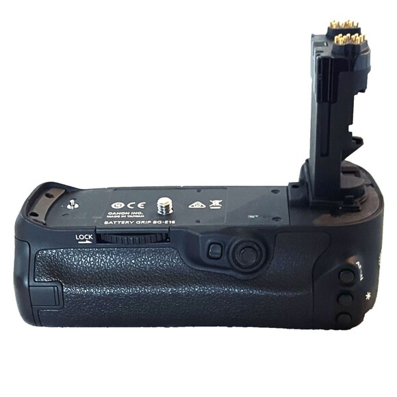 Canon BG-E16 Battery Grip for EOS 7D Mark II **2 Battery Magazines Original Box - Picture 3 of 16